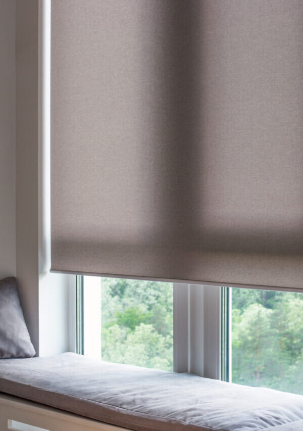 A Quick Guide to Motorized Window Shades and Curtains